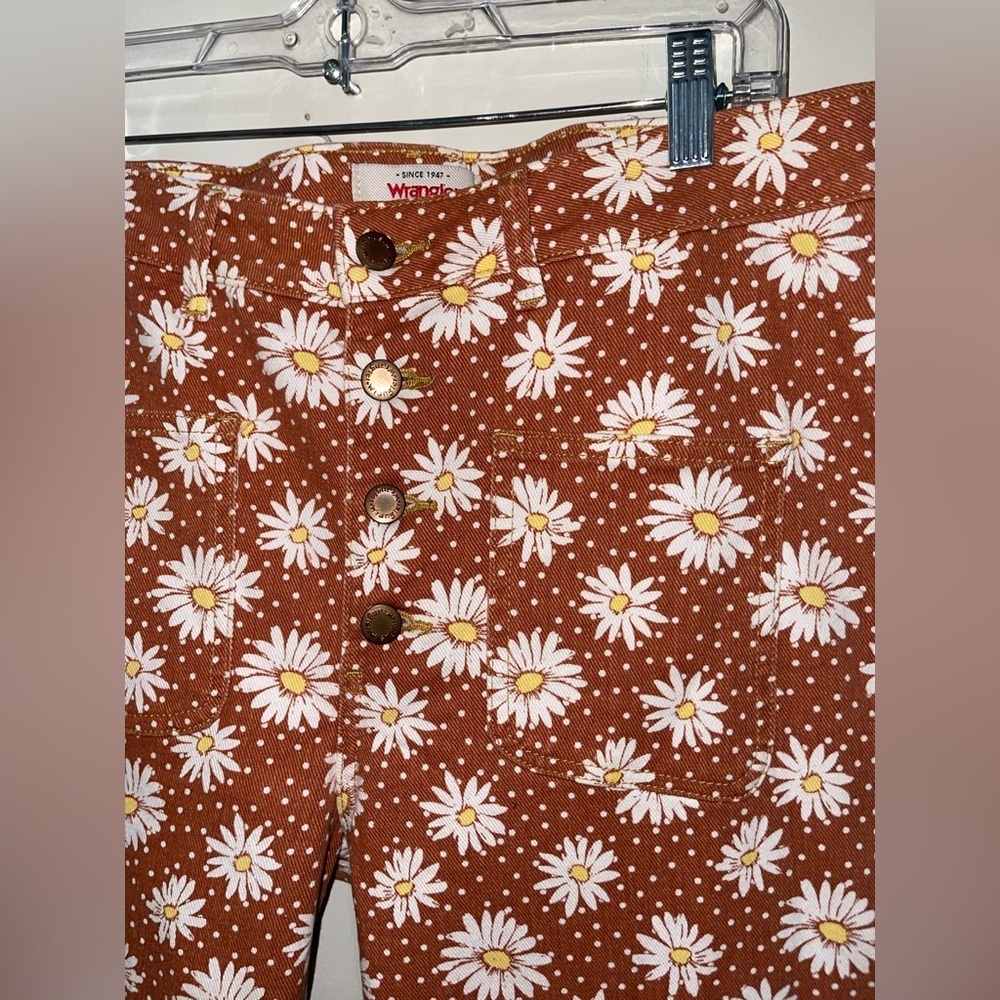 NWoT Wrangler high Rise Fierce Flare leg Daisy Print Floral Jeans - Picture 5 of 11